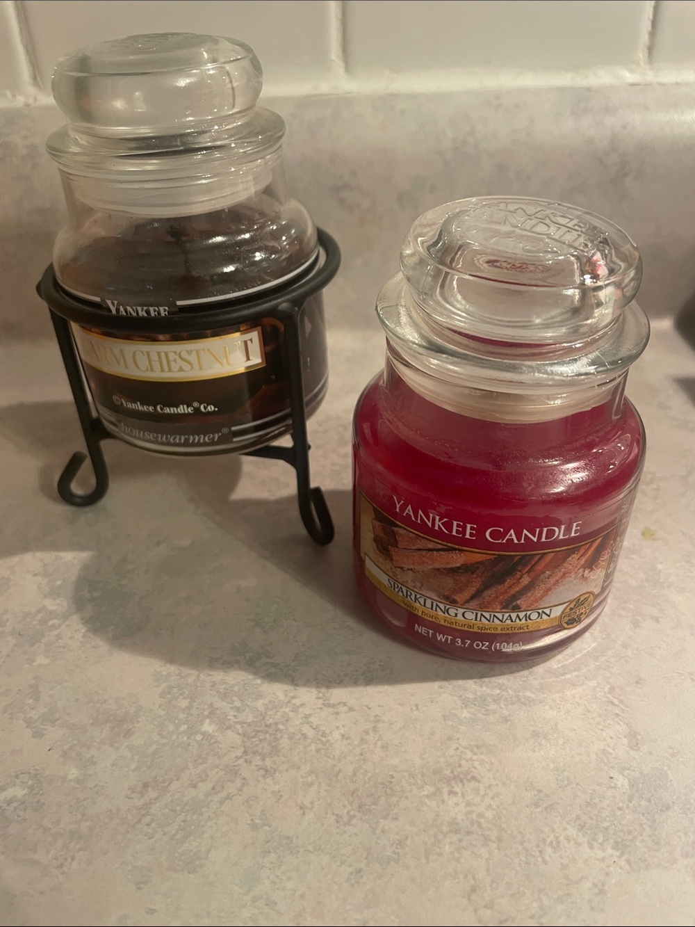 Yankee Candle Sparkling Cinnamon & Warm Chestnut Jar Candles with Metal Stand